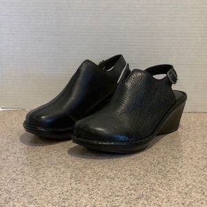 Born black leather clog with back strap 10M